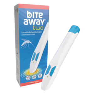 Insektenstichbehandlungsgerät bite away two in einer blauen und weißen Verpackung, die Anwendungsanleitungen zeigt.