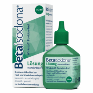 Flasche mit Betaisodona Lösung (15 ml) zur Haut- und Schleimhautdesinfektion in grüner Verpackung.