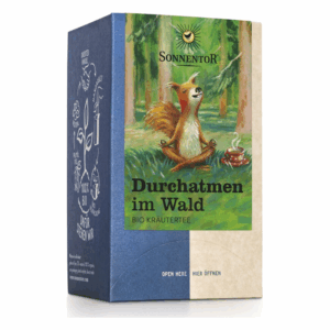 Verpackung von "Durchatmen im Wald" Bio-Kräutertee, mit einer relaxenden Eichhörnchen-Grafik im Wald.