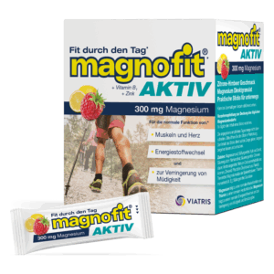 Packung magnofit AKTIV mit Magnesium in Zitronen-Himbeer-Geschmack und praktischen Portionssticks für unterwegs.