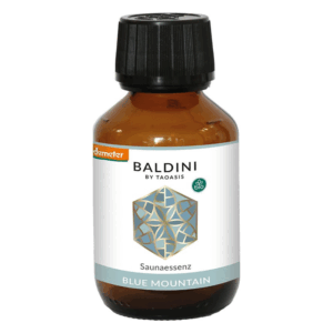 Braune Flasche mit schwarzem Deckel, etikettiert mit "Baldini Saunaanessenz Blue Mountain" und Demeter-Siegel.