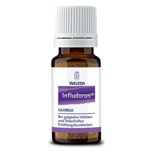 Braune Glasflasche mit weißem Deckel und Etikett für Weleda Infludoron Globuli zur Unterstützung bei Erkältungen.