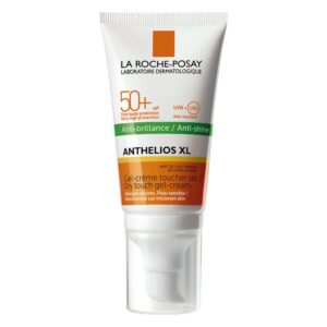 Sonnencreme in einer weißen Tube mit pumpbarem Spender, schützt mit SPF 50+ und ist für empfindliche Haut geeignet.