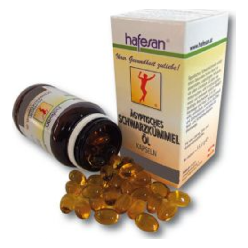 Braune Glasflasche mit Kapseln aus ägyptischem Schwarzkümmelöl, umgeben von einigen Kapseln und einer Verpackung.