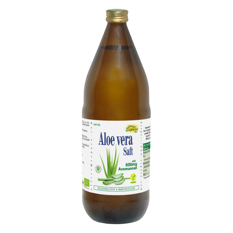 Braune Glasflasche mit Aloe Vera Saft, 1000 ml, Etikett beschreibt Inhaltsstoffe und Vorteile für Immunabwehr.