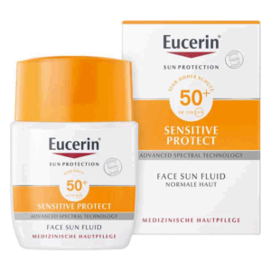 Eucerin Sensitive Protect Gesichts-Sonnenfluid mit hohem Lichtschutzfaktor 50+, in weißer Verpackung mit orangefarbenem Deckel.