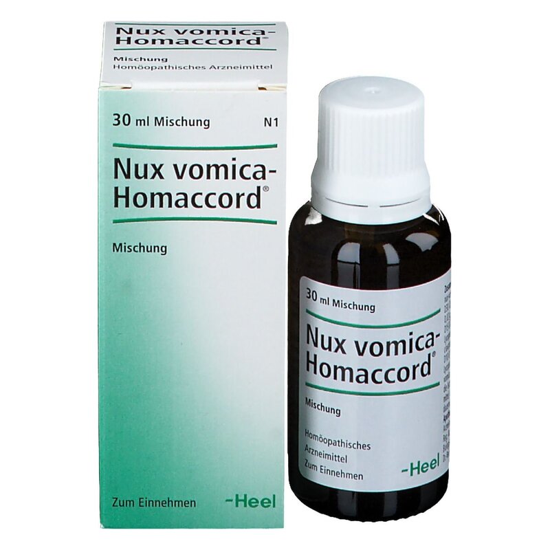 Braune Flasche mit weißem Verschluss, Verpackung in Grün- und Weißtönen, Homöopathisches Arzneimittel Nux vomica-Homaccord.