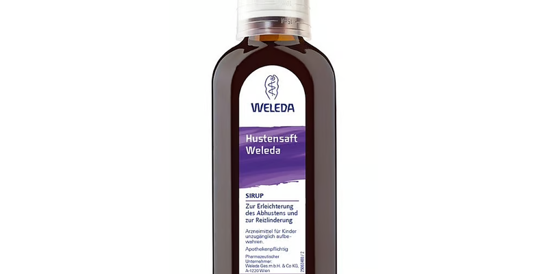 Braune Flasche mit Hustenstift Weleda, enthält einen Sirup zur Erleichterung des Abhustens und zur Reizungslinderung.