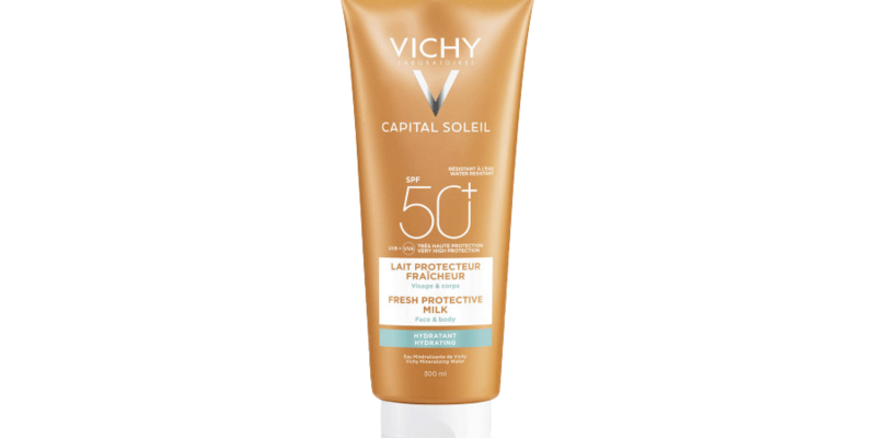 Sonnenschutzmilch von Vichy in einer orangefarbenen Tube mit Schutzfaktor 50 und feuchtigkeitsspendenden Eigenschaften.