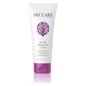 Eine Tube Body Care Lotion von Declare mit lila Deckel und Baum-Logodesign, für die Hautpflege geeignet.