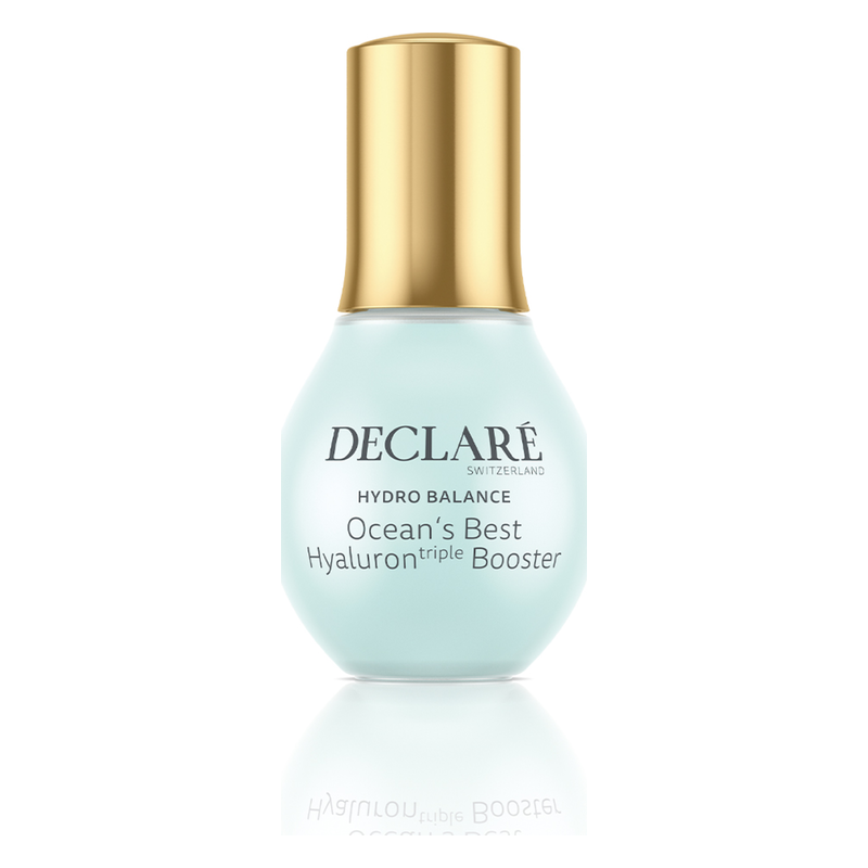 Flasche mit hellblauem Serum, goldener Verschluss, Beschriftung "Ocean's Best Hyaluron triple Booster" von Declaré.