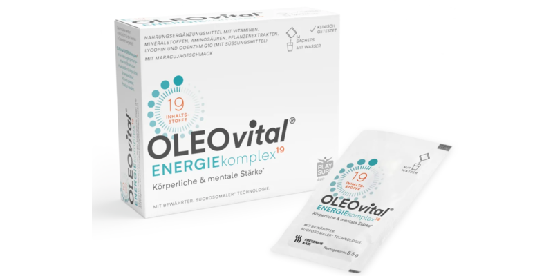 Verpackung des Nahrungsergänzungsmittels OLEO vital ENERGIEkomplex mit 19 Inhaltsstoffen und Maracujageschmack.